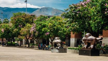 Memorias Urbanas: Viaje a Pie por los patrimonios vivos en Medellín